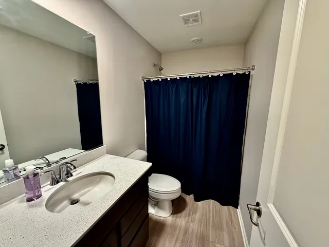 $2,550 | 1327 Draper Road, McHenry, IL 60050