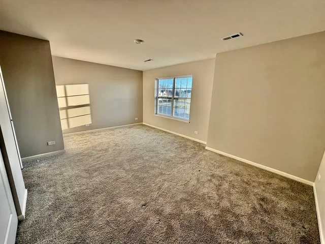 $2,550 | 1327 Draper Road, McHenry, IL 60050