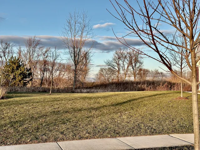 $2,550 | 1327 Draper Road, McHenry, IL 60050