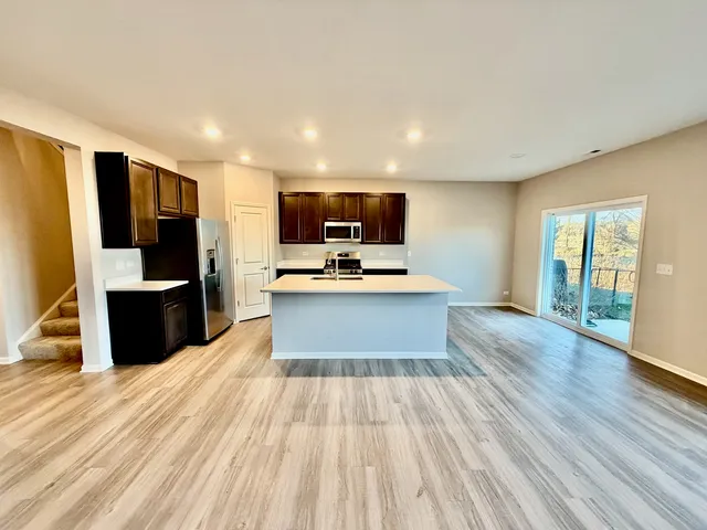 $2,550 | 1327 Draper Road, McHenry, IL 60050