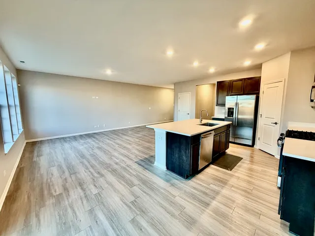 $2,550 | 1327 Draper Road, McHenry, IL 60050