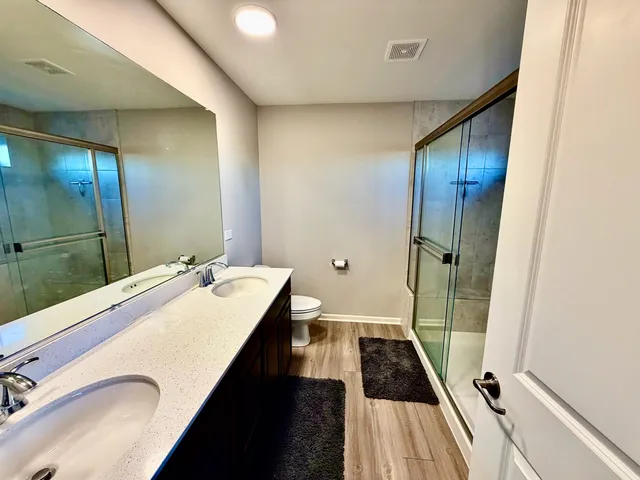 $2,550 | 1327 Draper Road, McHenry, IL 60050