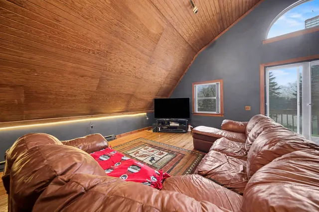 $399,900 | 2041 North Meridian Road, Hudson, MI 49247