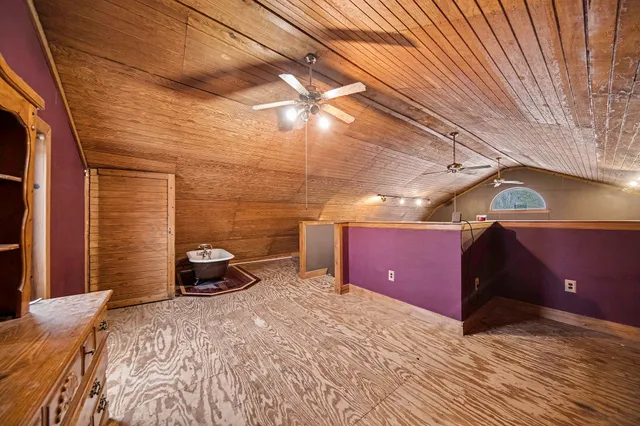 $399,900 | 2041 North Meridian Road, Hudson, MI 49247