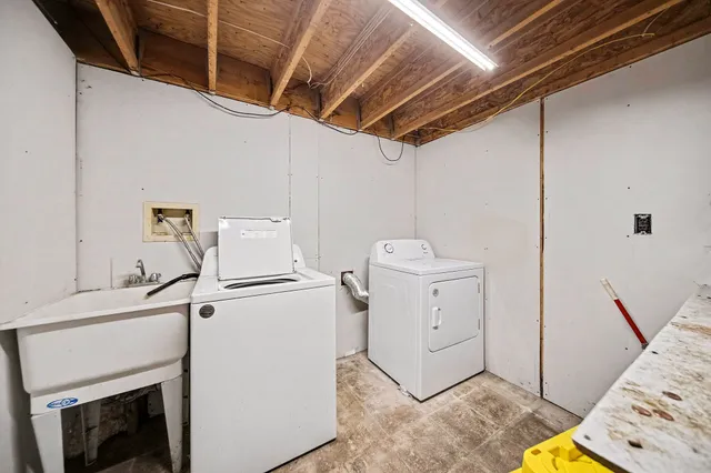 $399,900 | 2041 North Meridian Road, Hudson, MI 49247