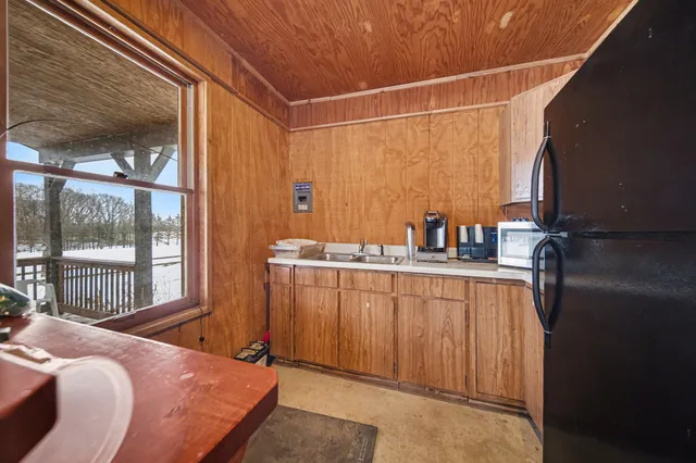 $399,900 | 2041 North Meridian Road, Hudson, MI 49247