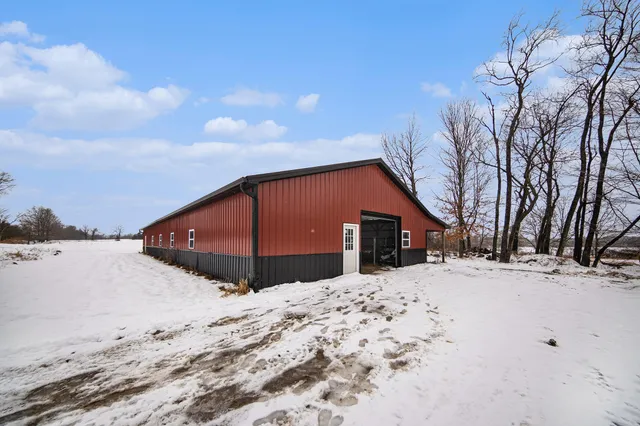 $399,900 | 2041 North Meridian Road, Hudson, MI 49247