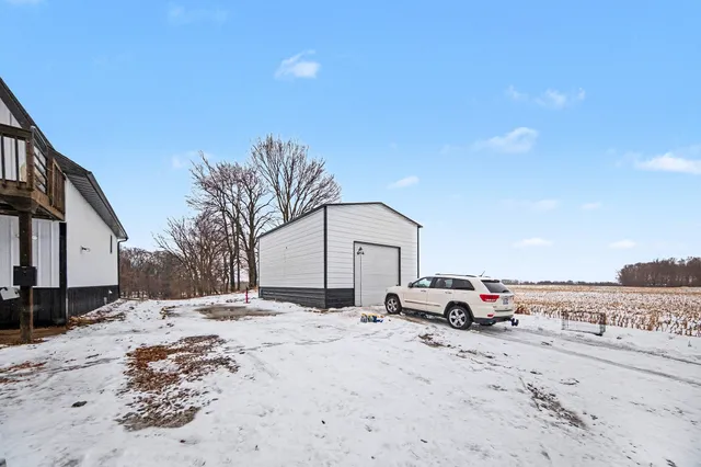 $399,900 | 2041 North Meridian Road, Hudson, MI 49247