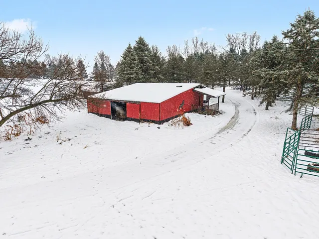 $399,900 | 2041 North Meridian Road, Hudson, MI 49247