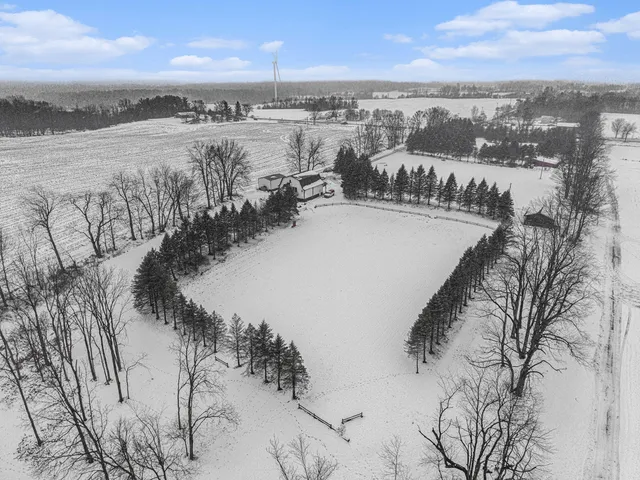 $399,900 | 2041 North Meridian Road, Hudson, MI 49247