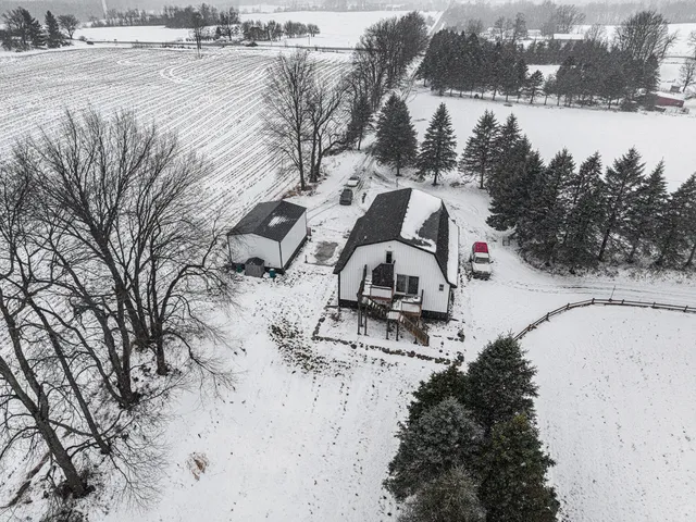 $399,900 | 2041 North Meridian Road, Hudson, MI 49247
