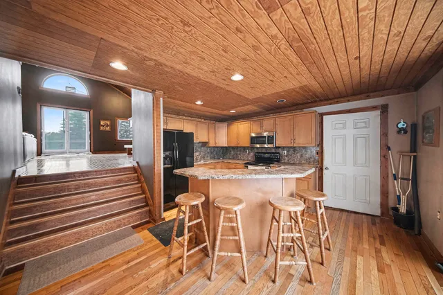 $399,900 | 2041 North Meridian Road, Hudson, MI 49247