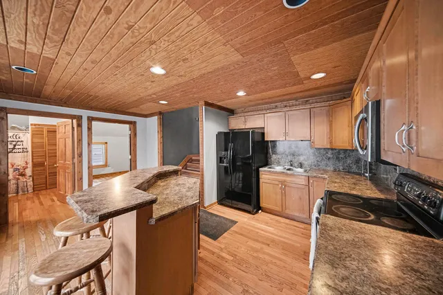 $399,900 | 2041 North Meridian Road, Hudson, MI 49247