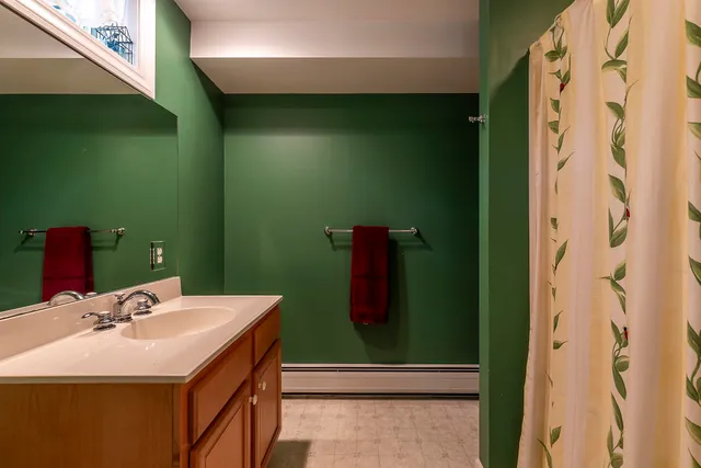 $725,000 | 308 Mending Walls Road, Manchester, VT 05255