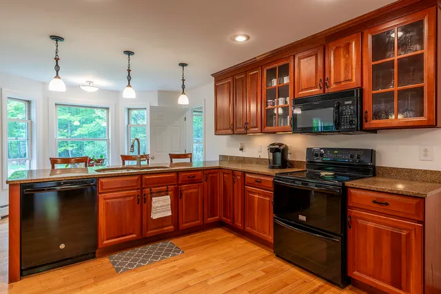 $725,000 | 308 Mending Walls Road, Manchester, VT 05255