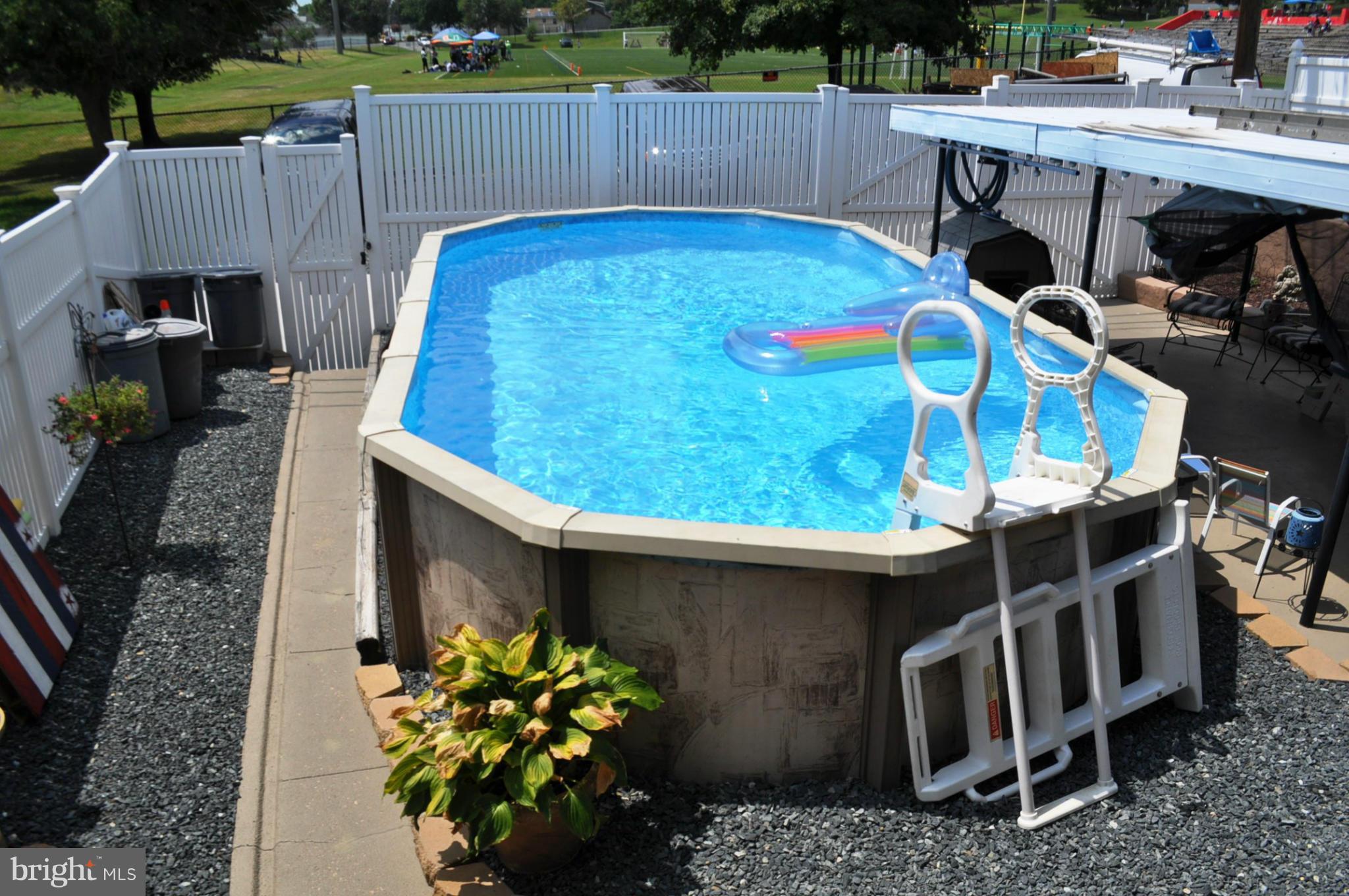 1932 Searles Road Baltimore, MD 21222 - Photo 9 of 30 pool exterior rear