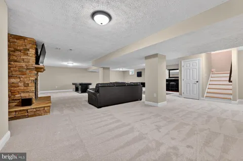 $1,350,000 | 9 Sewall Court, Edgewater, MD 21037
