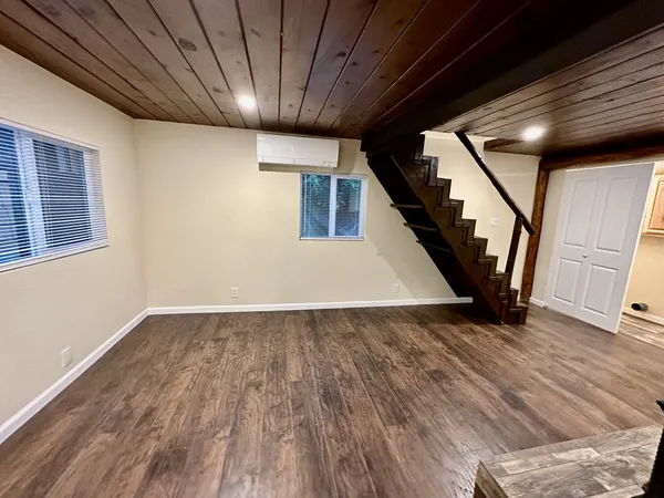 $2,000 | 25165 Cedar, Unit A, Idyllwild, CA 92549