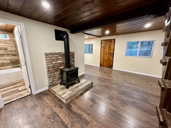 $2,000 | 25165 Cedar, Unit A, Idyllwild, CA 92549