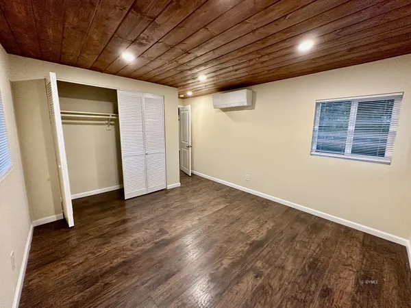 $2,000 | 25165 Cedar, Unit A, Idyllwild, CA 92549