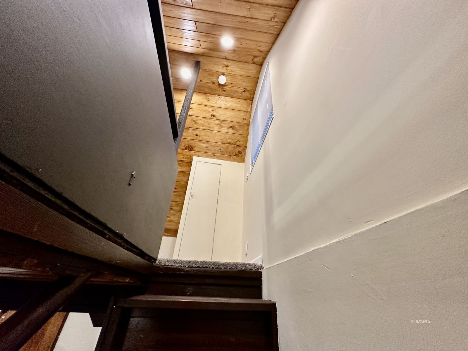 25165 Cedar, Unit A Idyllwild, CA 92549 - Photo 21 of 26 a view of entryway