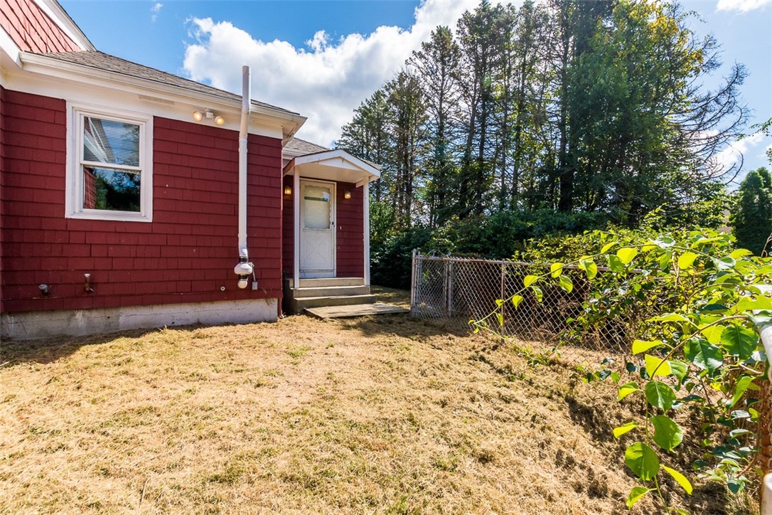 103 Stafford Road Tiverton, RI 02878 - Photo 14 of 29 Gallery Image 14