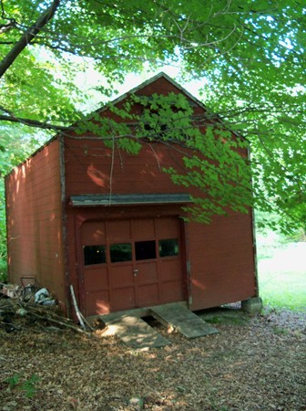 43 Hollow Road Wales, MA 01081 - Photo 3 of 10 Gallery Image 3