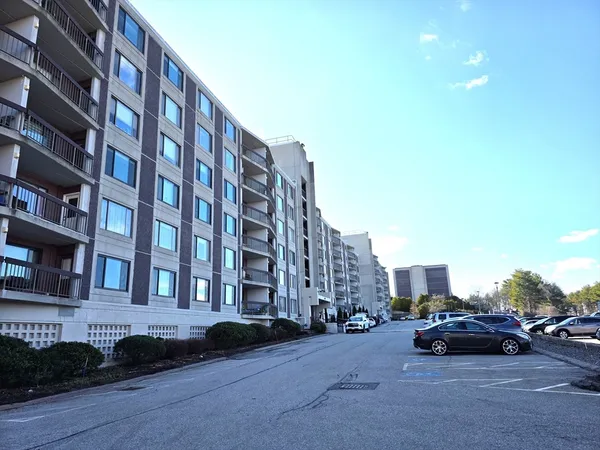 $275,000 | 1500 Worcester Road, Unit 724, Framingham, MA 01702