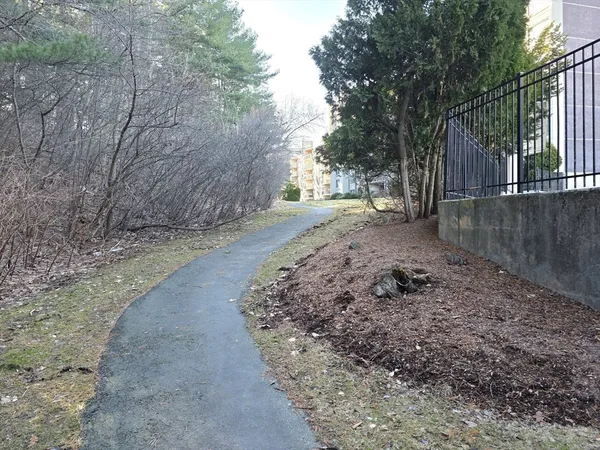 $275,000 | 1500 Worcester Road, Unit 724, Framingham, MA 01702