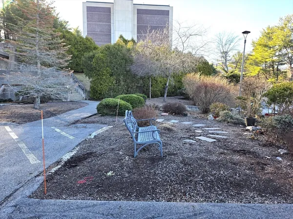 $275,000 | 1500 Worcester Road, Unit 724, Framingham, MA 01702