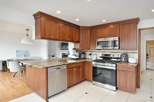 $6,650 | 3544 Woodward Street, Oceanside, NY 11572