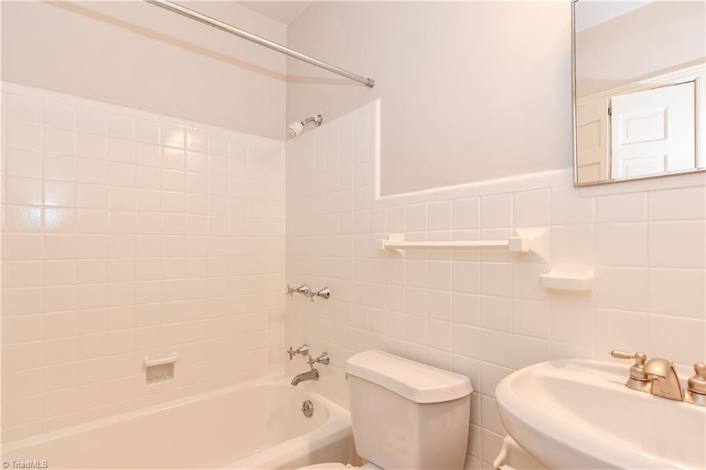 718 Dover Road Greensboro, NC 27408 - Photo 14 of 29 Gallery Image 14