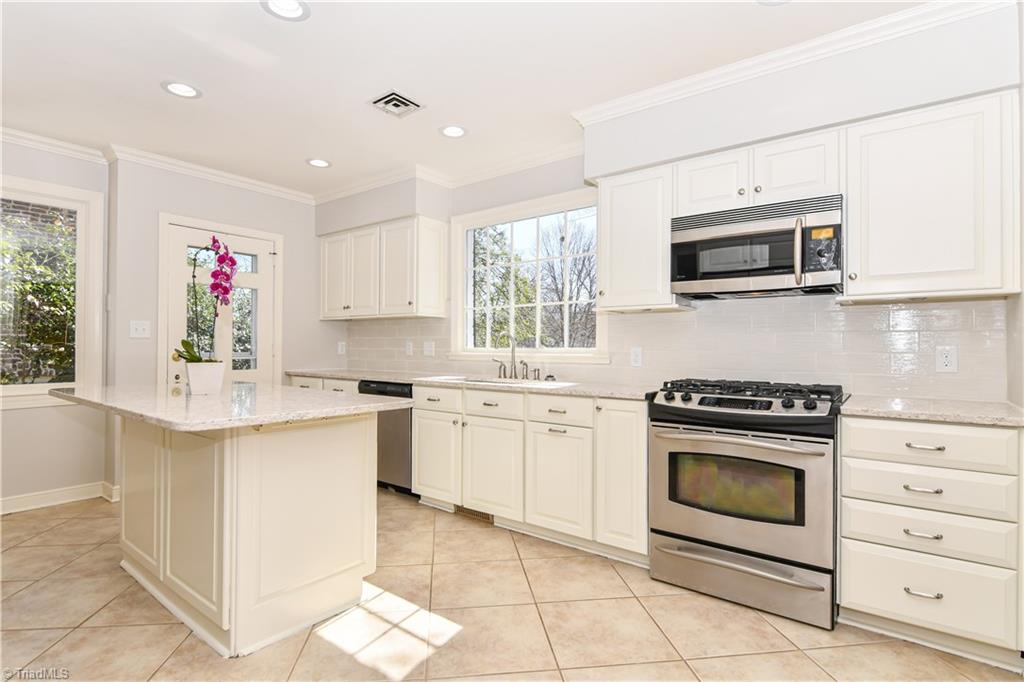 718 Dover Road Greensboro, NC 27408 - Photo 10 of 29 Gallery Image 10