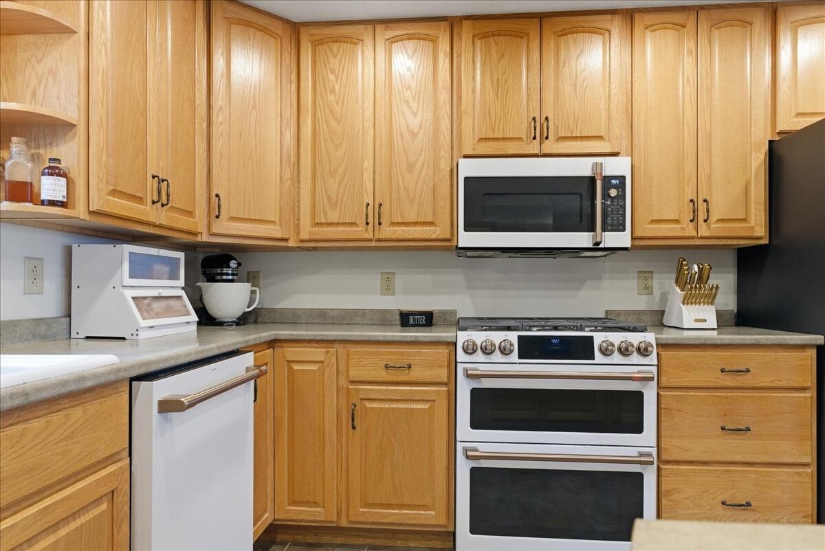 246 Carrs Corner Road Palermo, ME 04354 - Photo 20 of 83 Kitchen