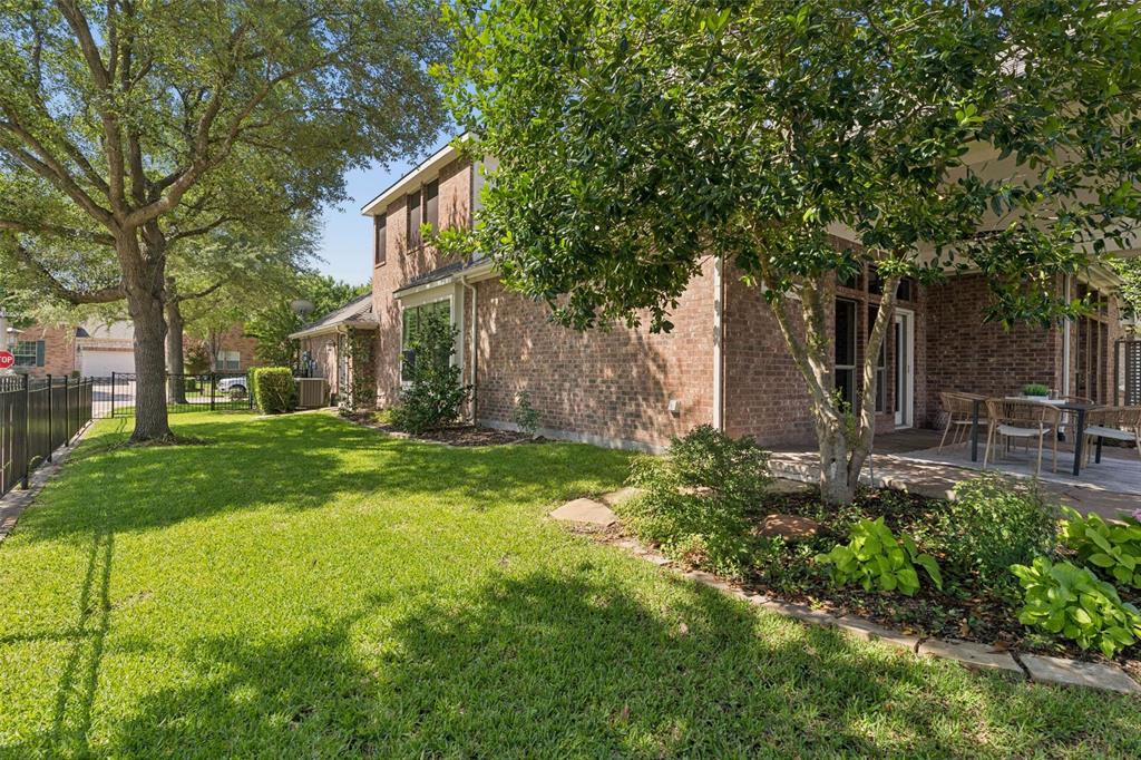 704 Scenic Ranch Circle Fairview, TX 75069 - Photo 3 of 40