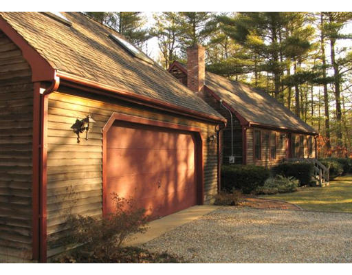 609 Marys Pond Road Rochester, MA 02770 - Photo 4 of 18