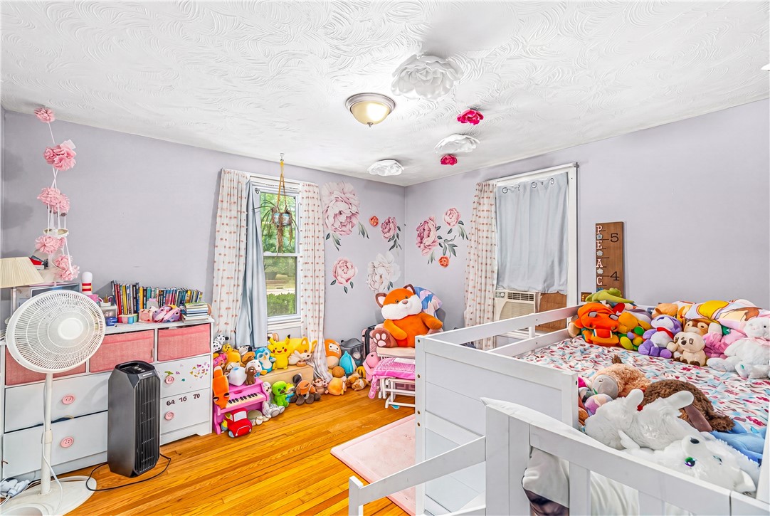 10 Booth Avenue Pawtucket, RI 02861 - Photo 17 of 48