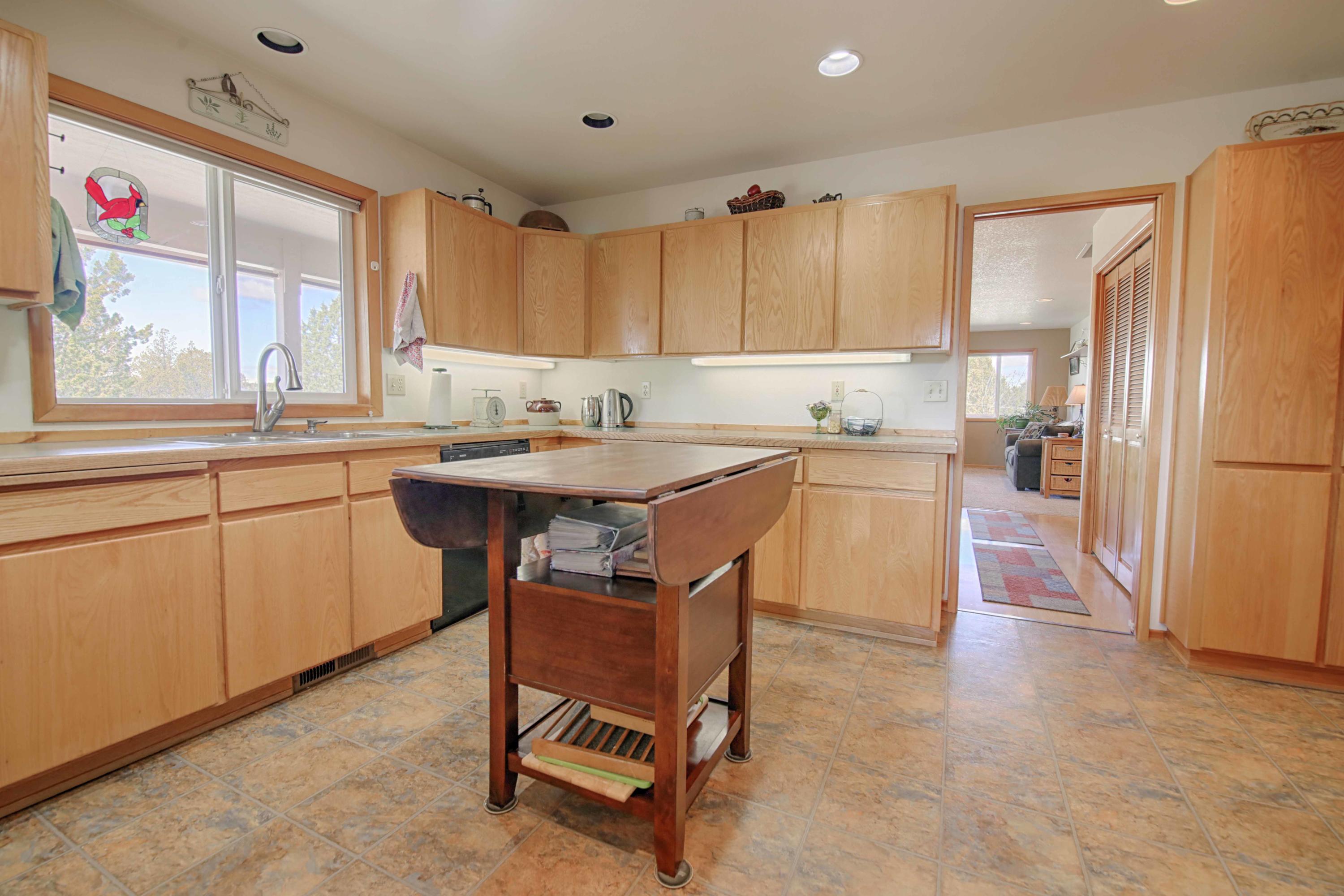 13898 Southwest Ridge Place Terrebonne, OR 97760 - Photo 10 of 38 13898 Ridge Place 10