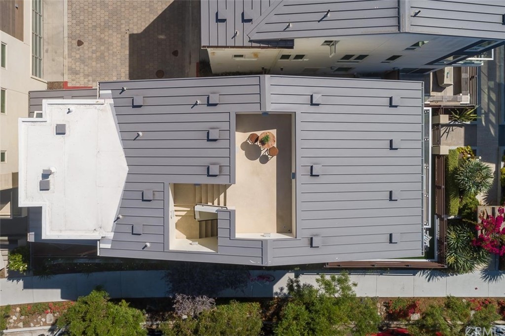 5505 River Avenue Newport Beach, CA 92663 - Photo 33 of 40 an aerial view of residential houses with outdoor space
