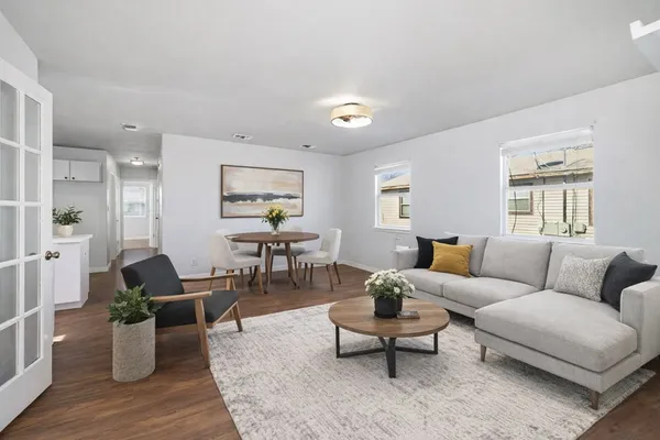 $1,300 | 213 West Davis Street, Kerrville, TX 78028