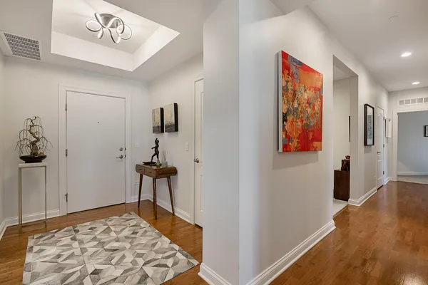 $4,700 | 1800 Amberley Court, Unit 407, Lake Forest, IL 60045