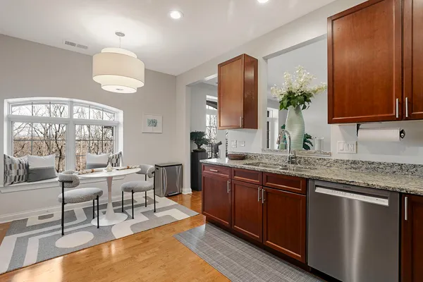 $4,700 | 1800 Amberley Court, Unit 407, Lake Forest, IL 60045