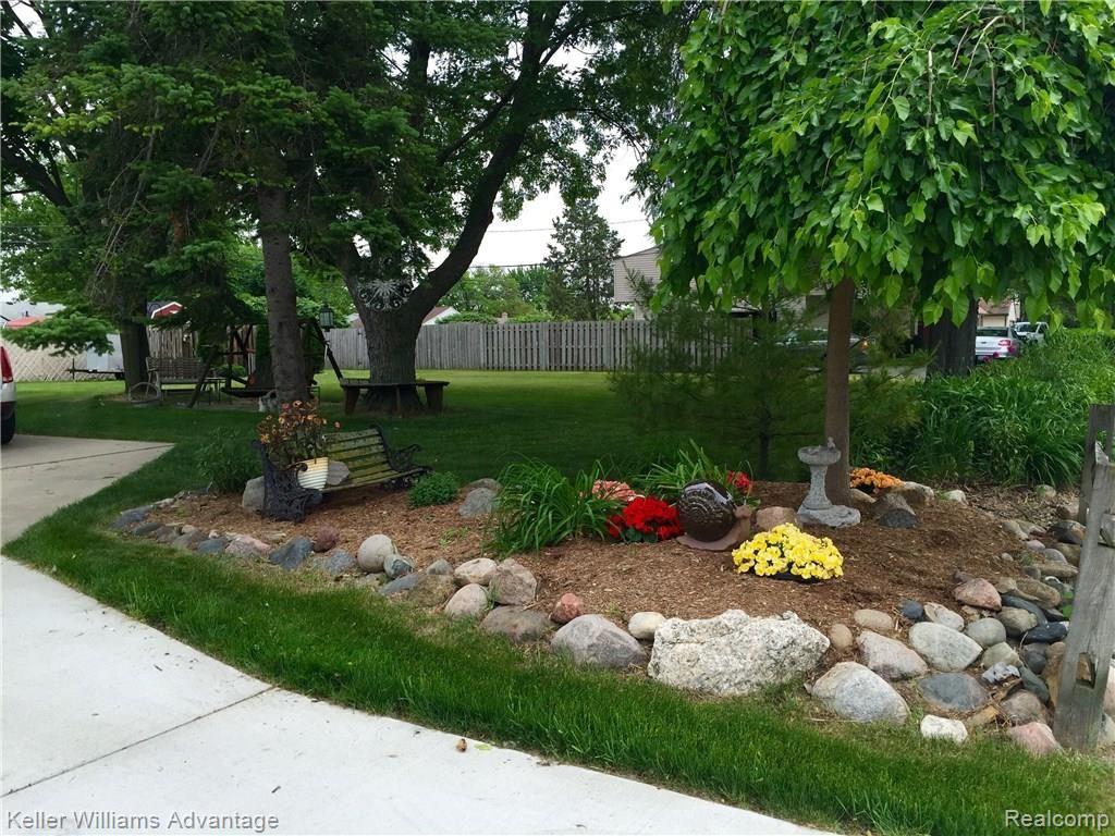 15353 Reeck Road Southgate, MI 48195 - Photo 2 of 27 R.2