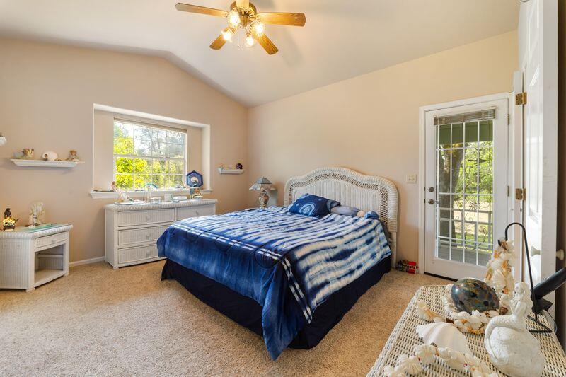 19860 Union School Road Redding, CA 96003 - Photo 12 of 32 master bedroom