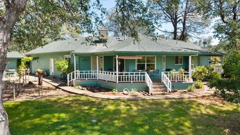 19860 Union School Road Redding, CA 96003 - Photo 25 of 32 rear view