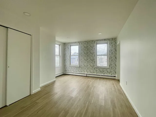 $2,650 | 158 Seaview Avenue, Unit 2, Jersey City, NJ 07305