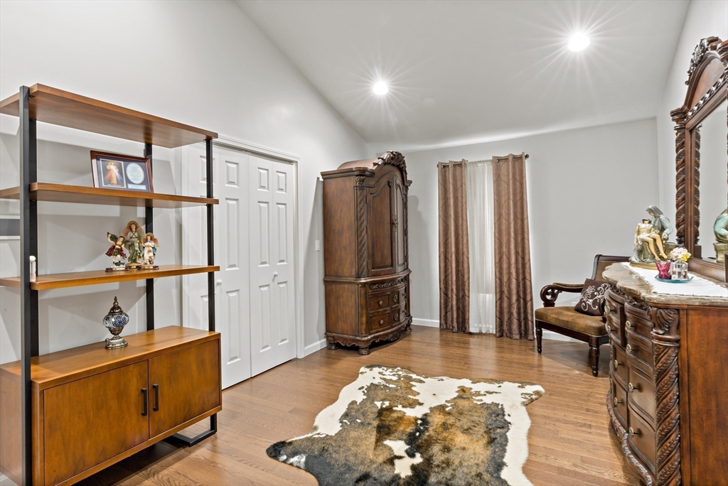 1084 Laurel Street Fall River, MA 02721 - Photo 18 of 42