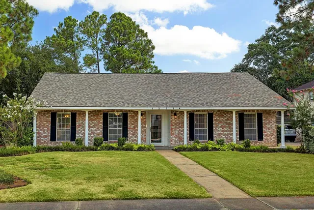 front view of house with a yard