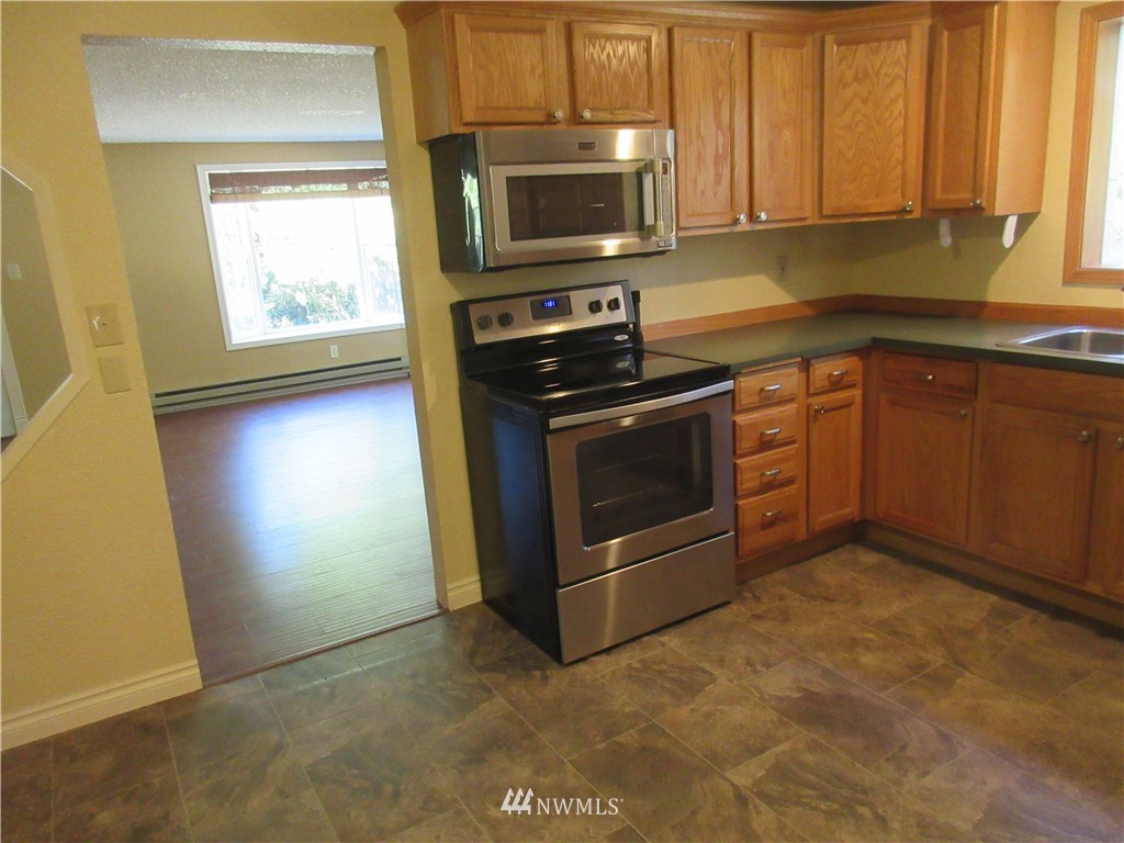 3427 Anderson Hill Road Southwest Port Orchard, WA 98367 - Photo 9 of 17 Gallery Image 9