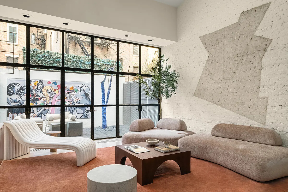 167 East 74th Street Manhattan, NY 10021 - Photo 2 of 25